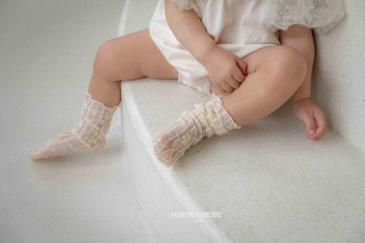 [Hi46] Bebe) Dressy knee socks